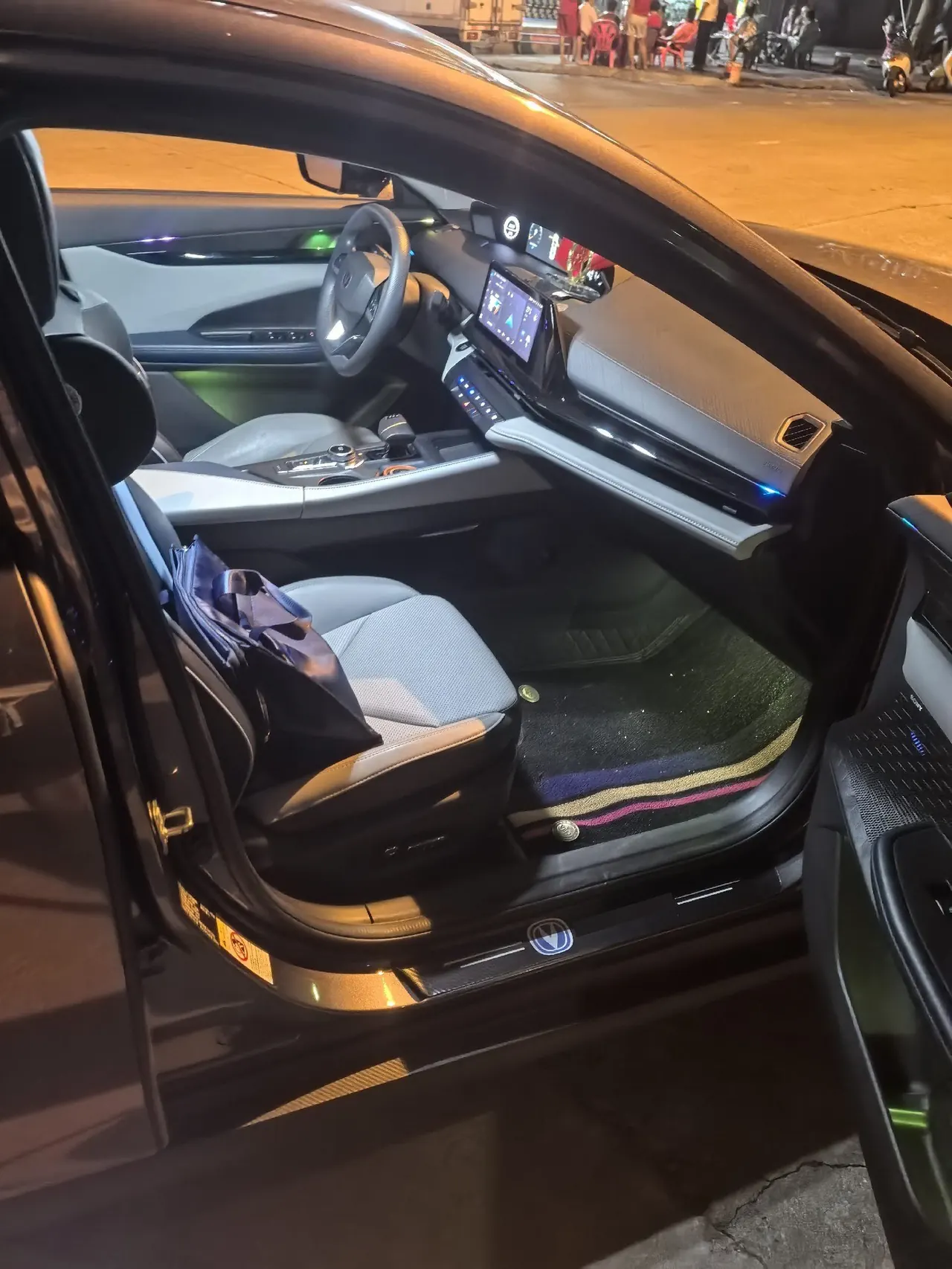 ChangAn 2023 UNI-V Smart Electric iDD 1.5T 113km Smart Auto 6