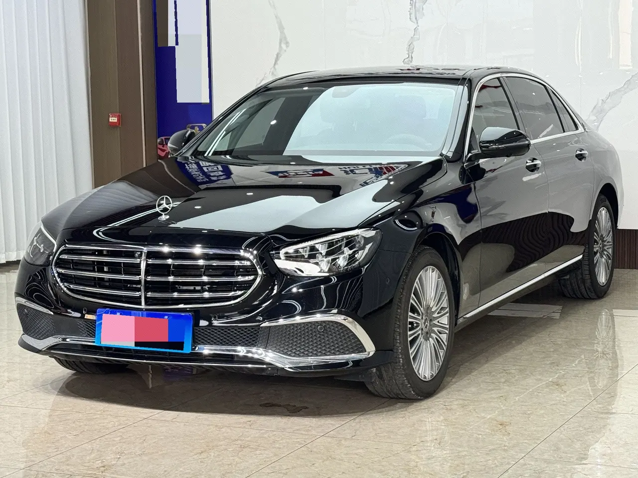Открыть галерею: Mercedes Benz E Class 2022 E 300 L 2.0T Fashion (Change 2) Automatic Gear