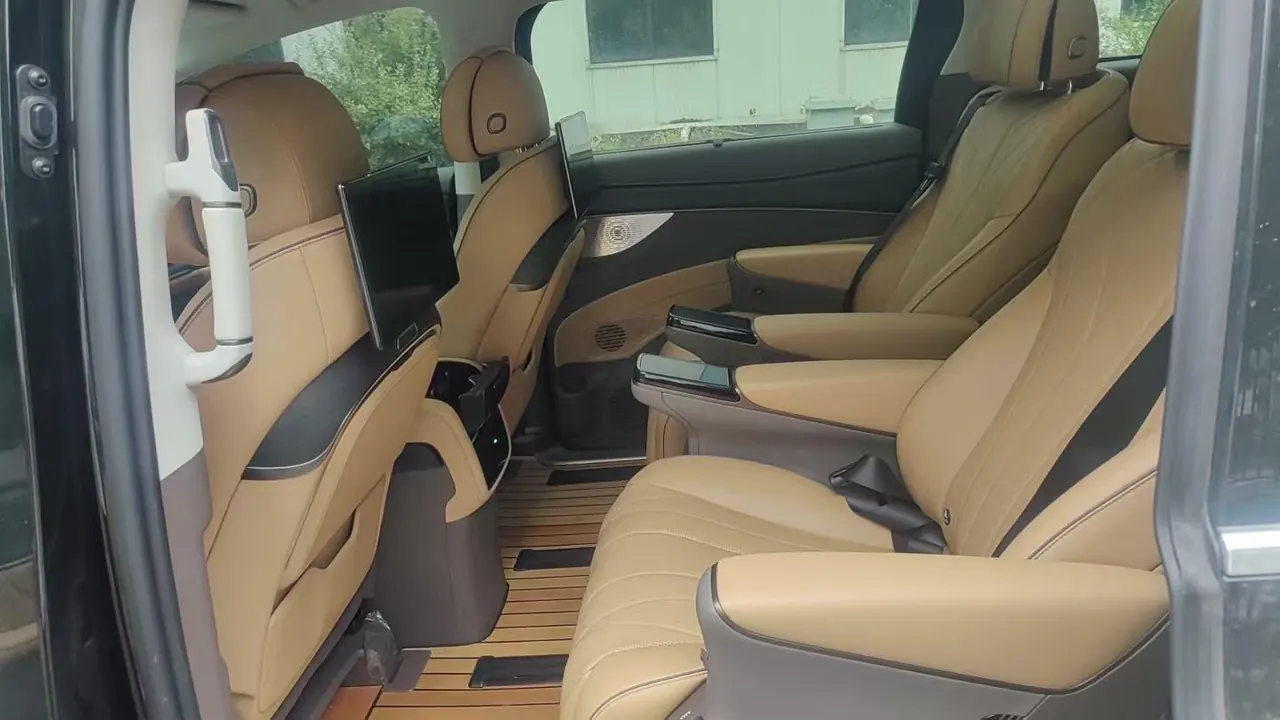 Denza 2022 Denza D9 DM-i 1.5T stepless 970 four-wheel drive flagship automatic gear 4