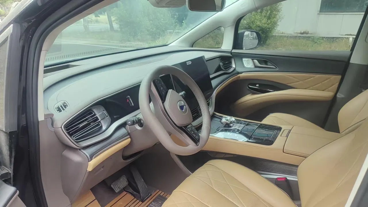 Denza 2022 Denza D9 DM-i 1.5T stepless 970 four-wheel drive flagship automatic gear 5