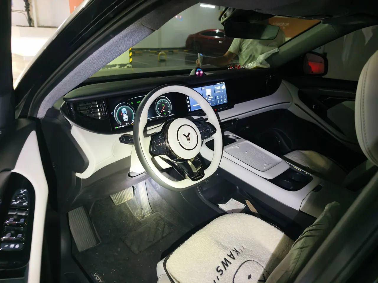 Voyah 2025 FREE 318 318km Rear Drive Tour Edition Automatic Gear 4