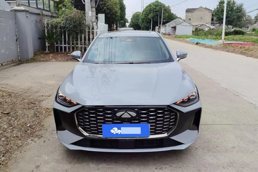 Chery 2025 Fengyun A8L 1.5TGDI 145km Luxury Automatic Gear 3