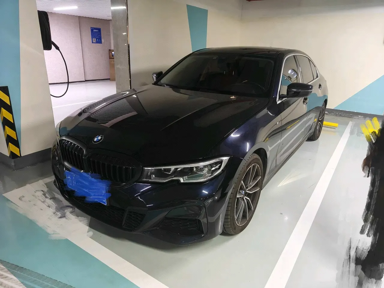 Open image lightbox: BMW 3 Series 2020 325Li 2.0T M Sports Suit Automatic Gear