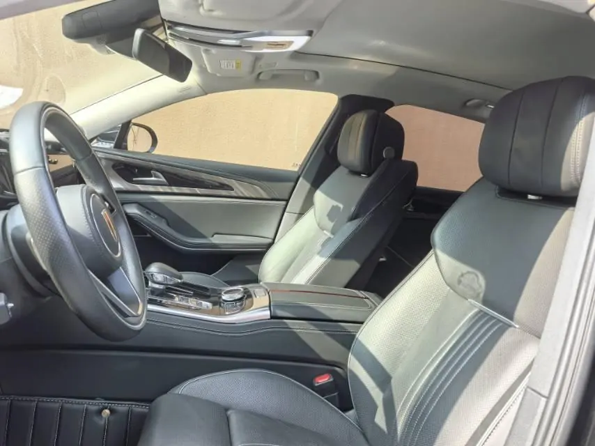 HongQi 2020 H9 48V 2.0T Zhilian Flag Edition Automatic Gear 2