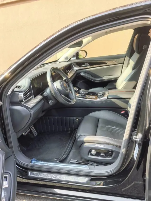 HongQi 2020 H9 48V 2.0T Zhilian Flag Edition Automatic Gear 3