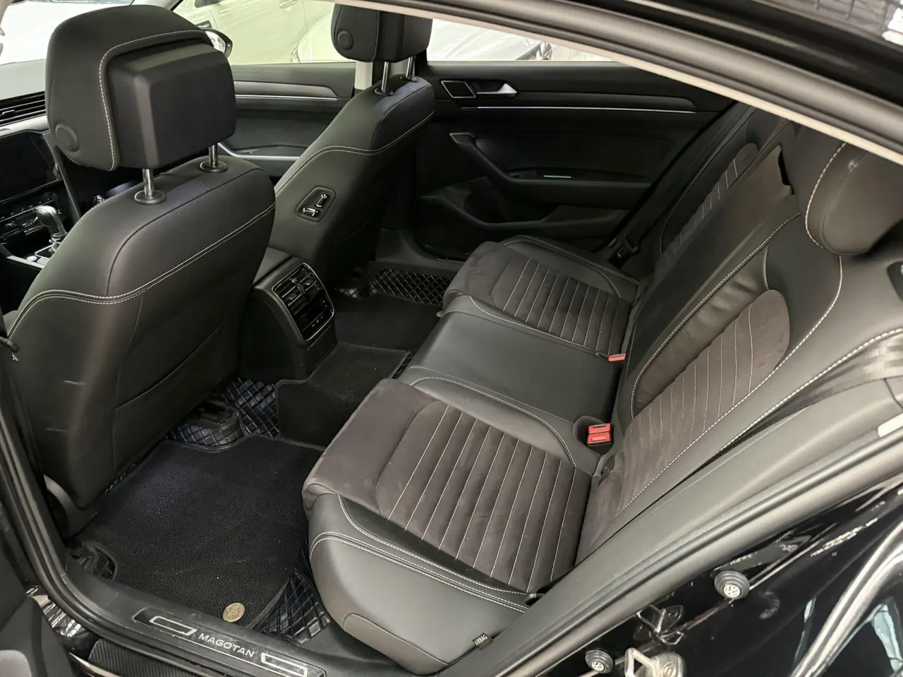 Volkswagen 2020 Magotan 2.0TSI 330TSI luxury automatic transmission 5