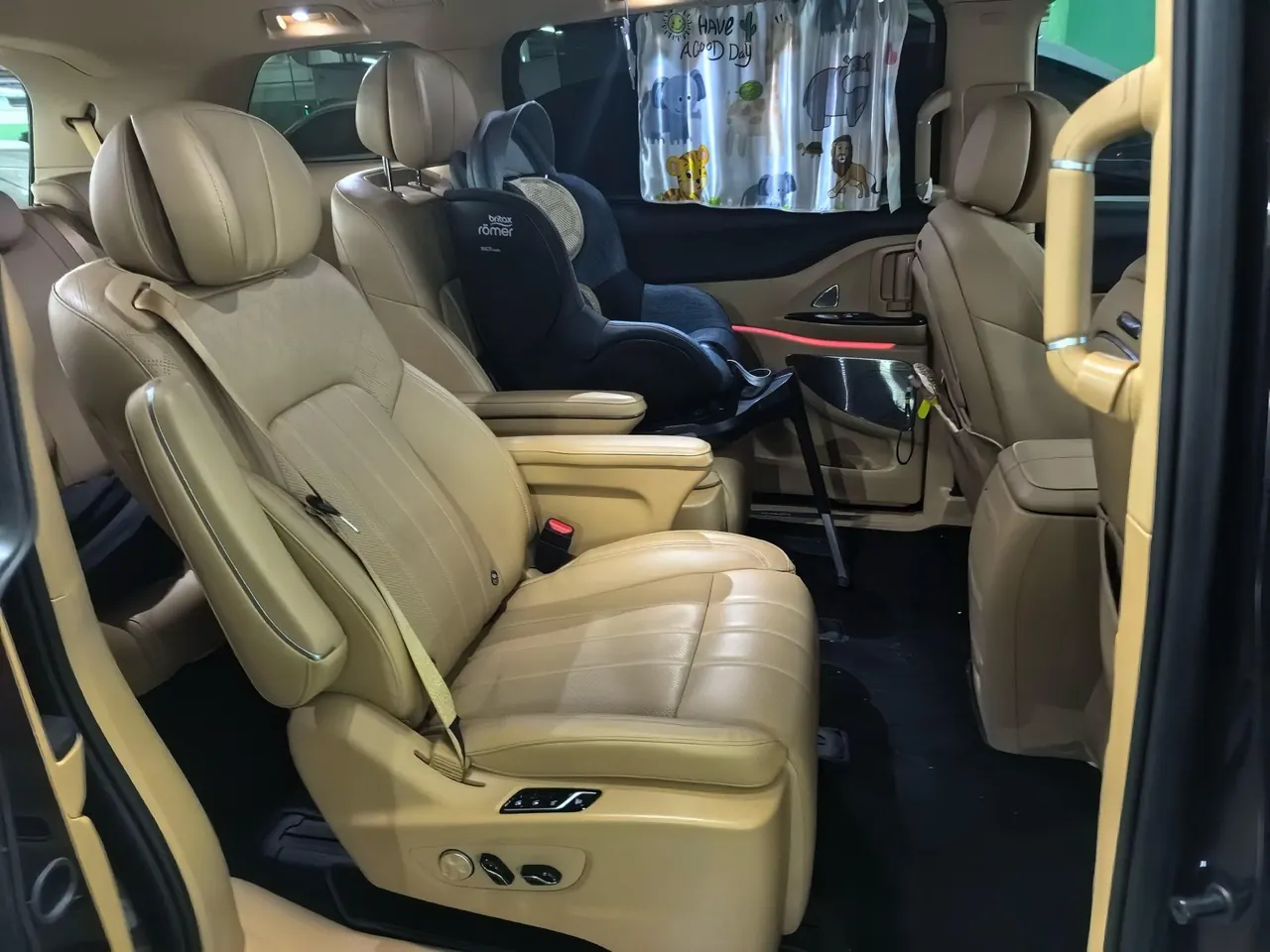 Voyah 2024 Dreamers PHEV 1.5T Long Endurance Premium Edition Automatic Gear 4