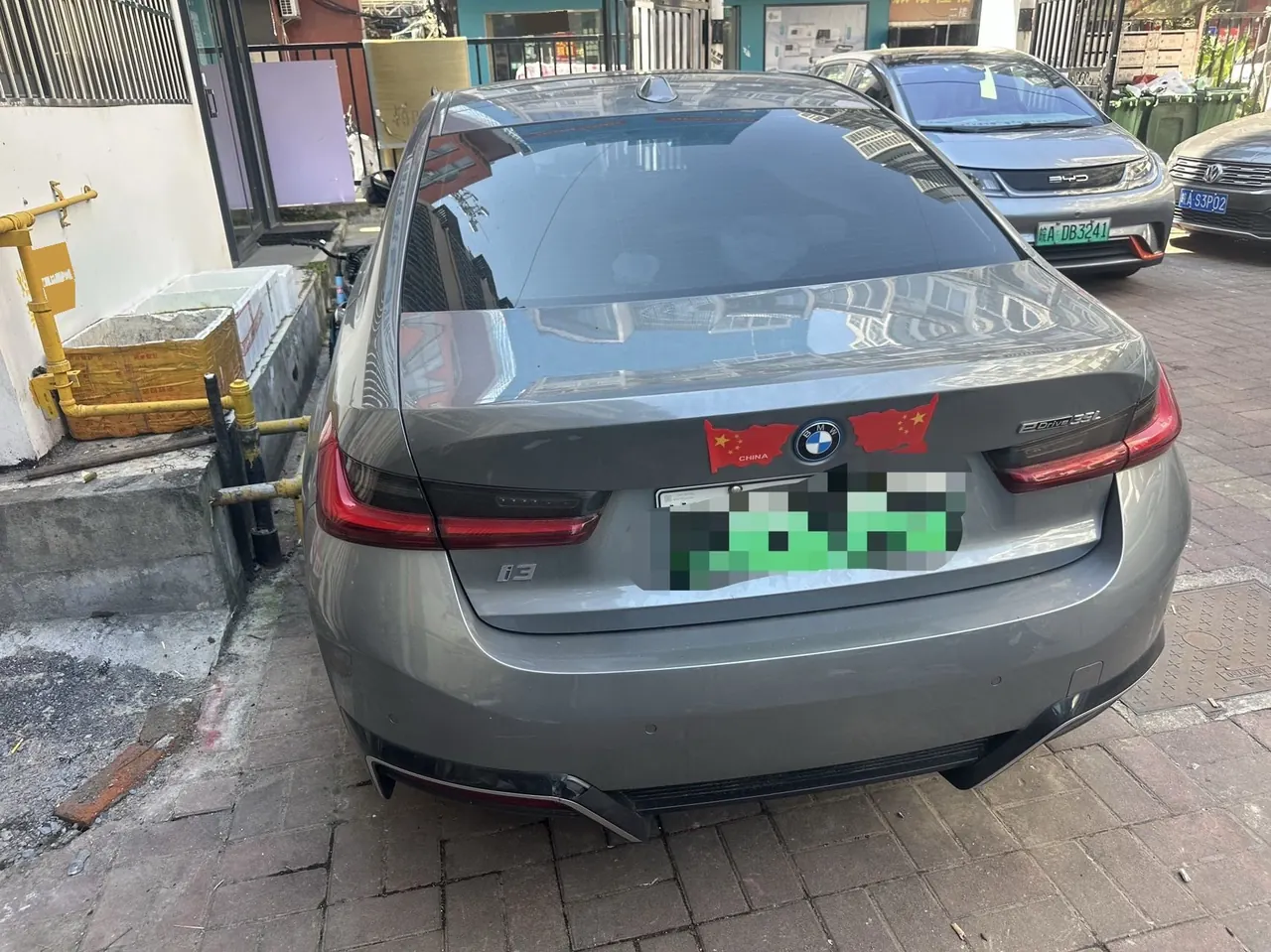 BMW 2022 i3 eDrive 35L automatic gear 5