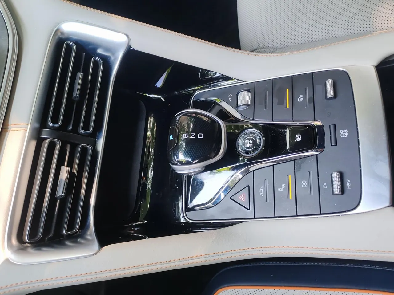 BYD Song PLUS New Energy 2022 Song PLUS DM-i 1.5 Stepless 110KM Flagship PLUS 5G Edition Automatic Gear 5