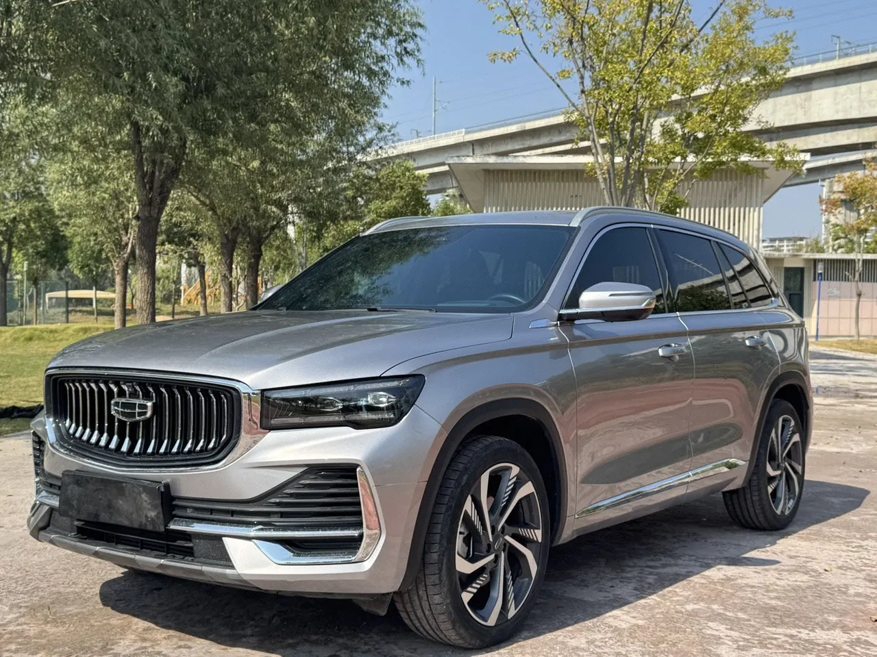 Открыть галерею: Geely 2024 XingyueL (Monjaro) 2.0TD High Power Two-Drive Enovate Edition Automatic Transmission