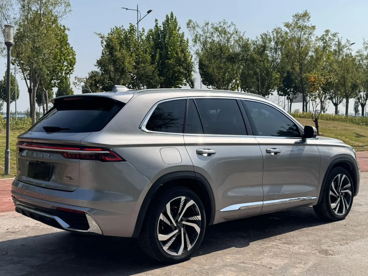 Geely 2024 XingyueL (Monjaro) 2.0TD High Power Two-Drive Enovate Edition Automatic Transmission 4