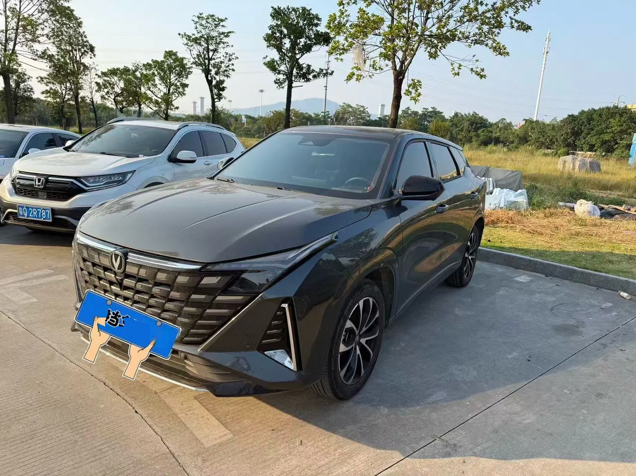 ChangAn 2024 UNI-Z Zhidian iDD 1.5 Stepless 125km Exceed Automatic Transmission - View 1