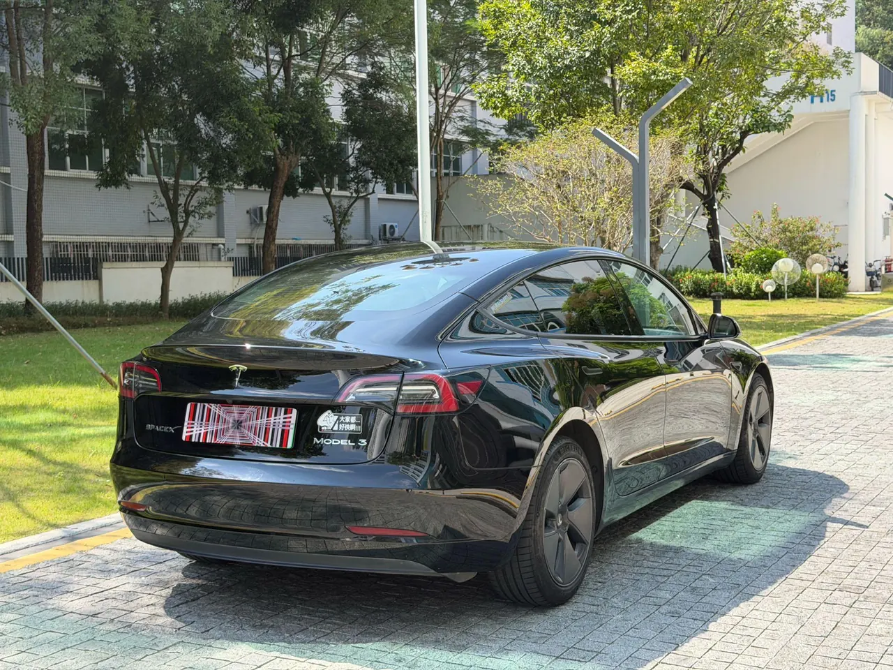 Tesla 2022 Model 3 rear-wheel drive version of automatic transmission 5