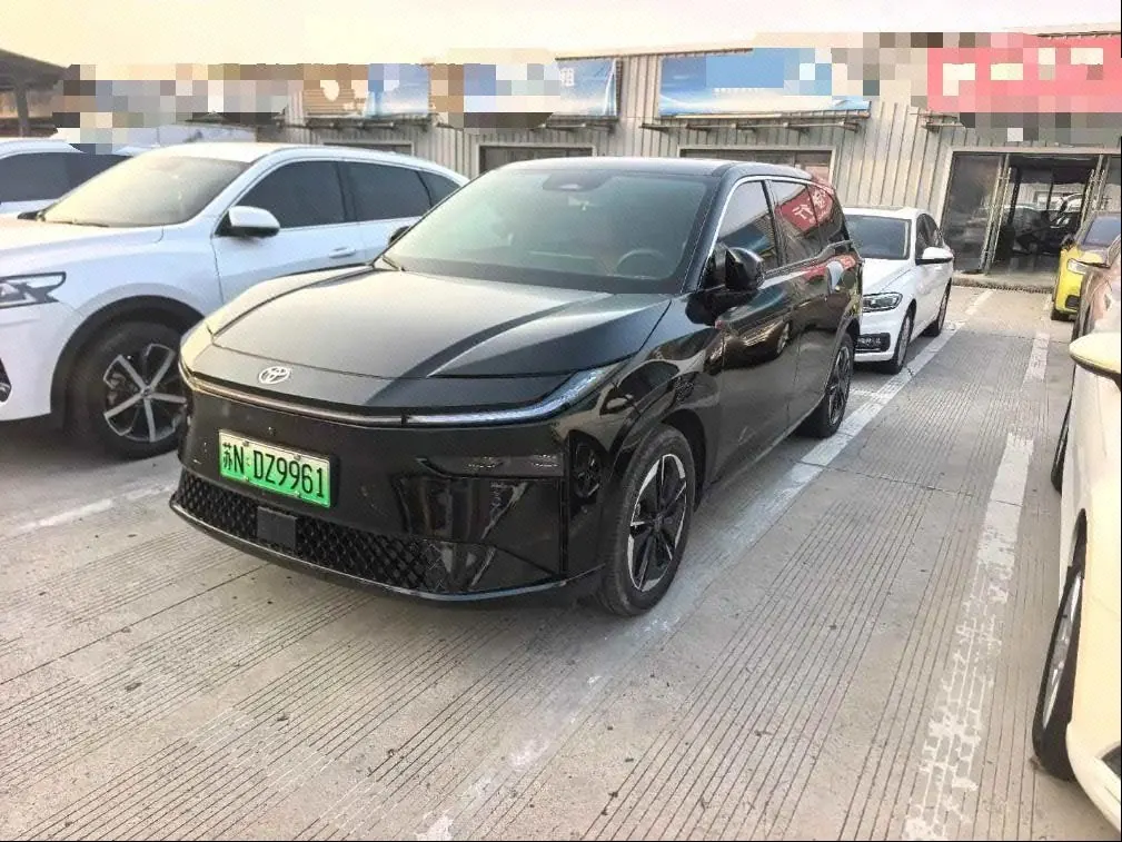 Toyota 2026 Platinum Intelligence 3X 520 Pro Automatic Gear - View 1