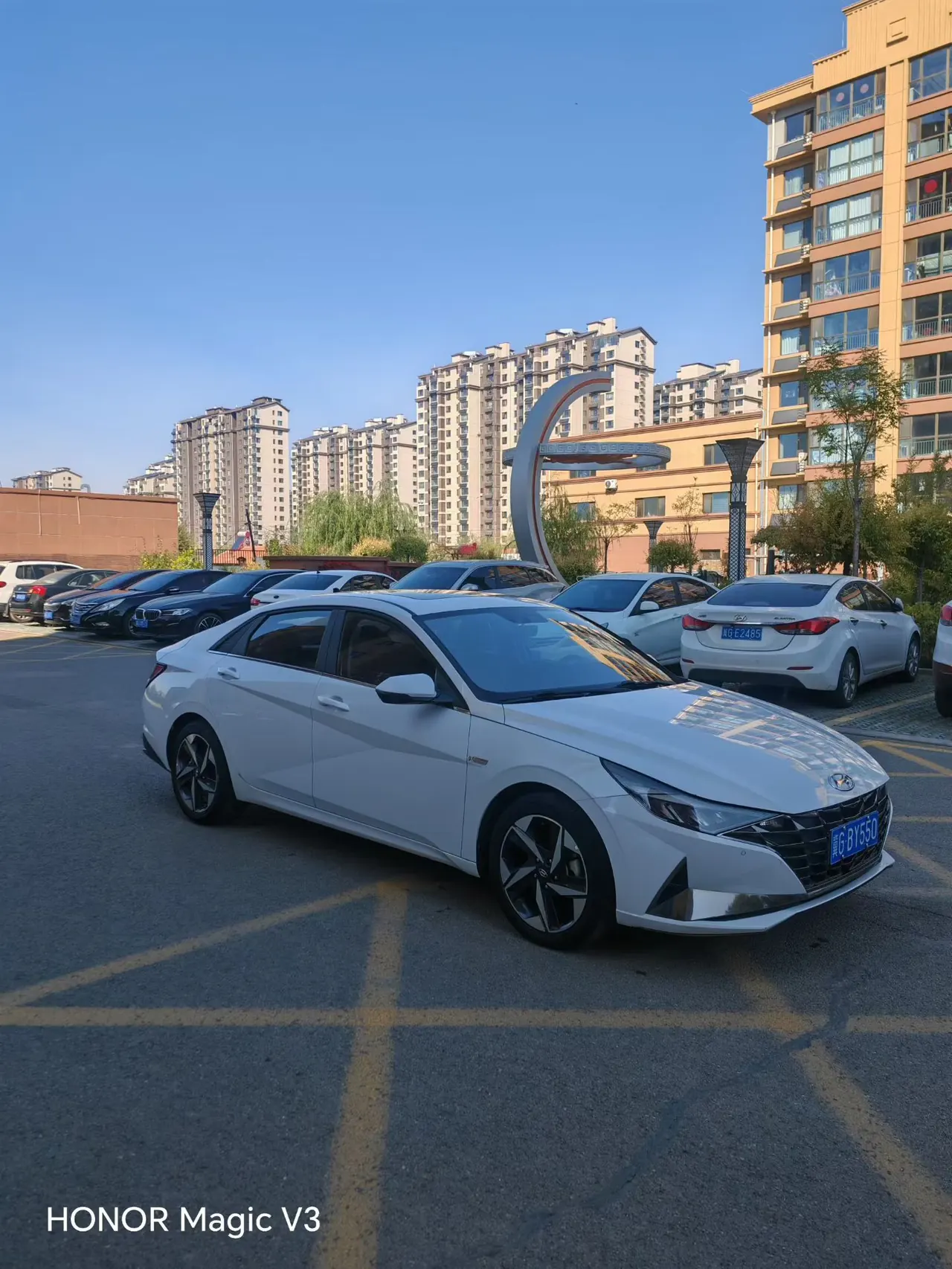 Hyundai 2021 Elantra -3-compartment 1.5 stepless LUX premium automatic gear 3