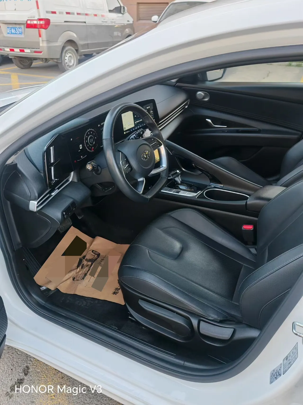 Hyundai 2021 Elantra -3-compartment 1.5 stepless LUX premium automatic gear 5