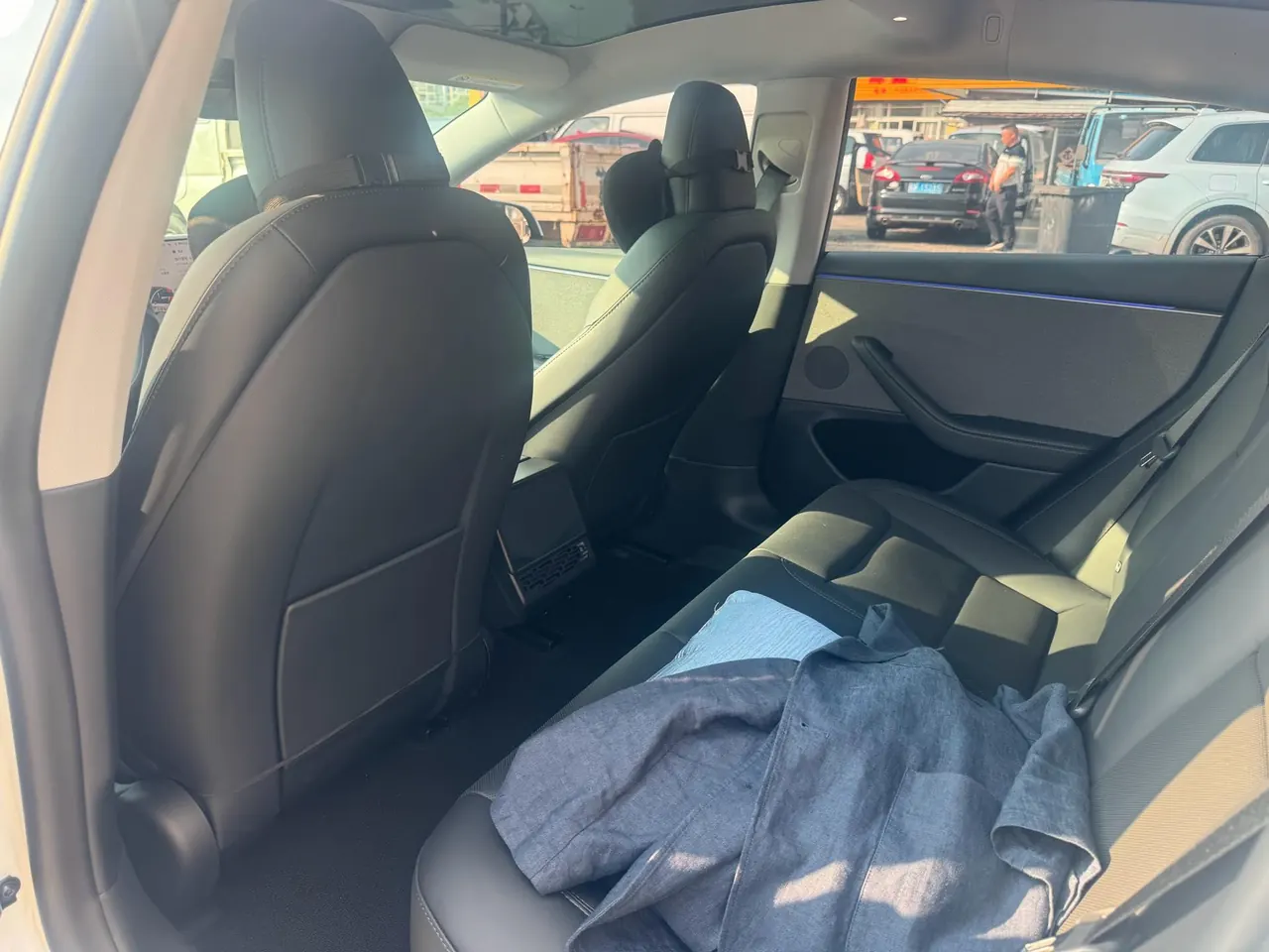 Tesla 2026 Model 3 rear-wheel drive version of automatic transmission 4