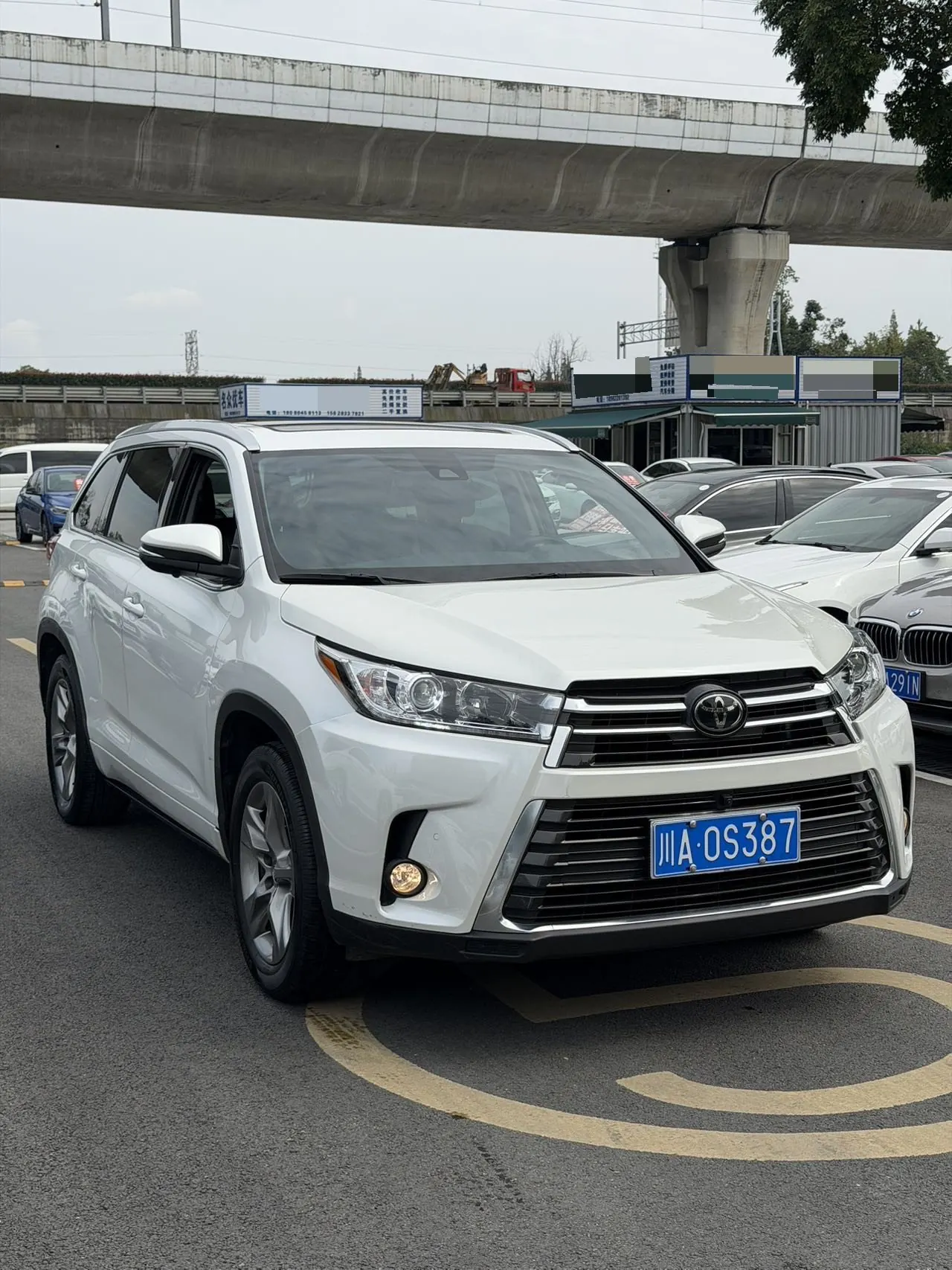 Toyota 2021 Highlander 2.0T 4-wheel drive deluxe 7-seat automatic gear 2