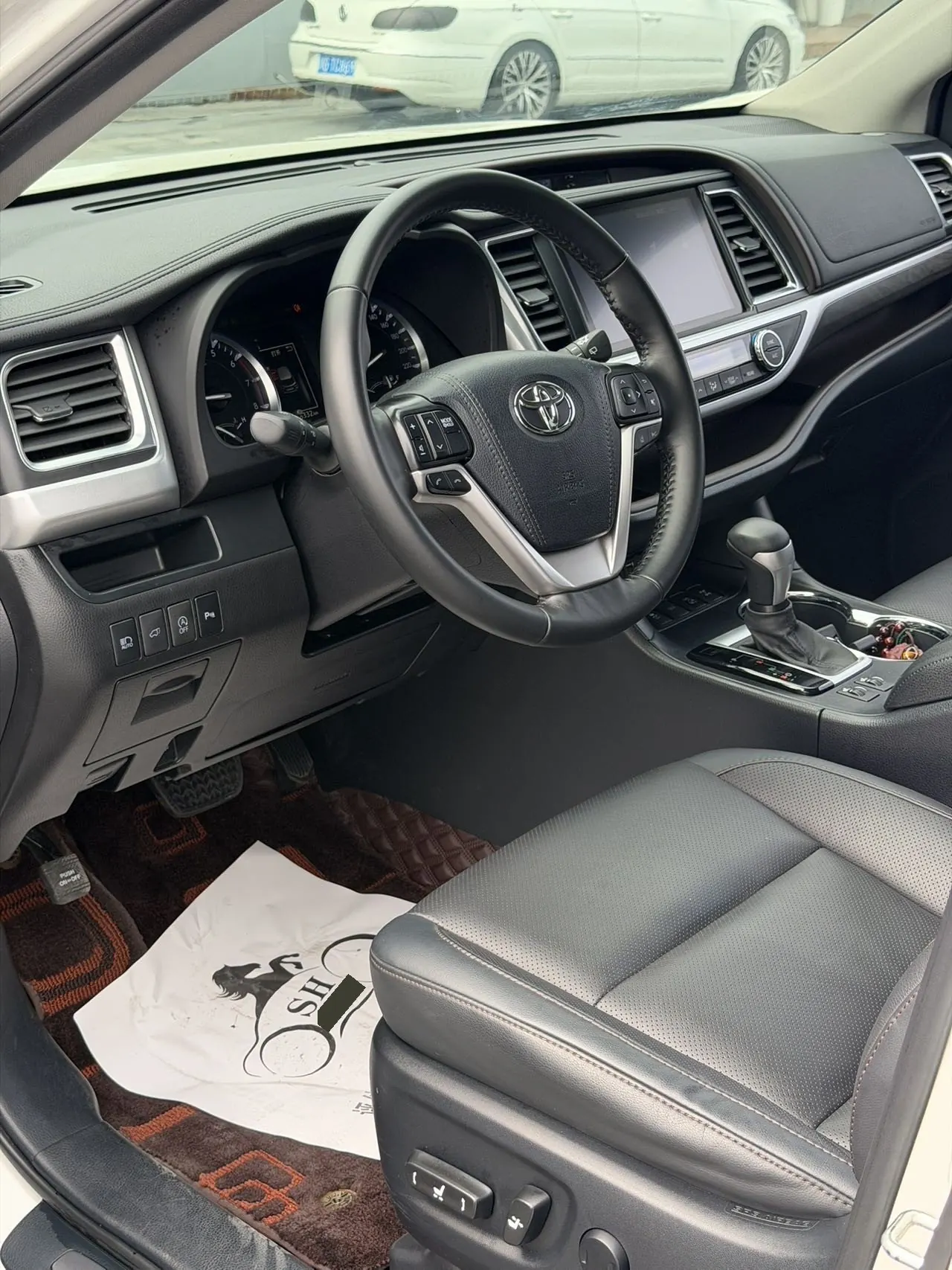 Toyota 2021 Highlander 2.0T 4-wheel drive deluxe 7-seat automatic gear 4