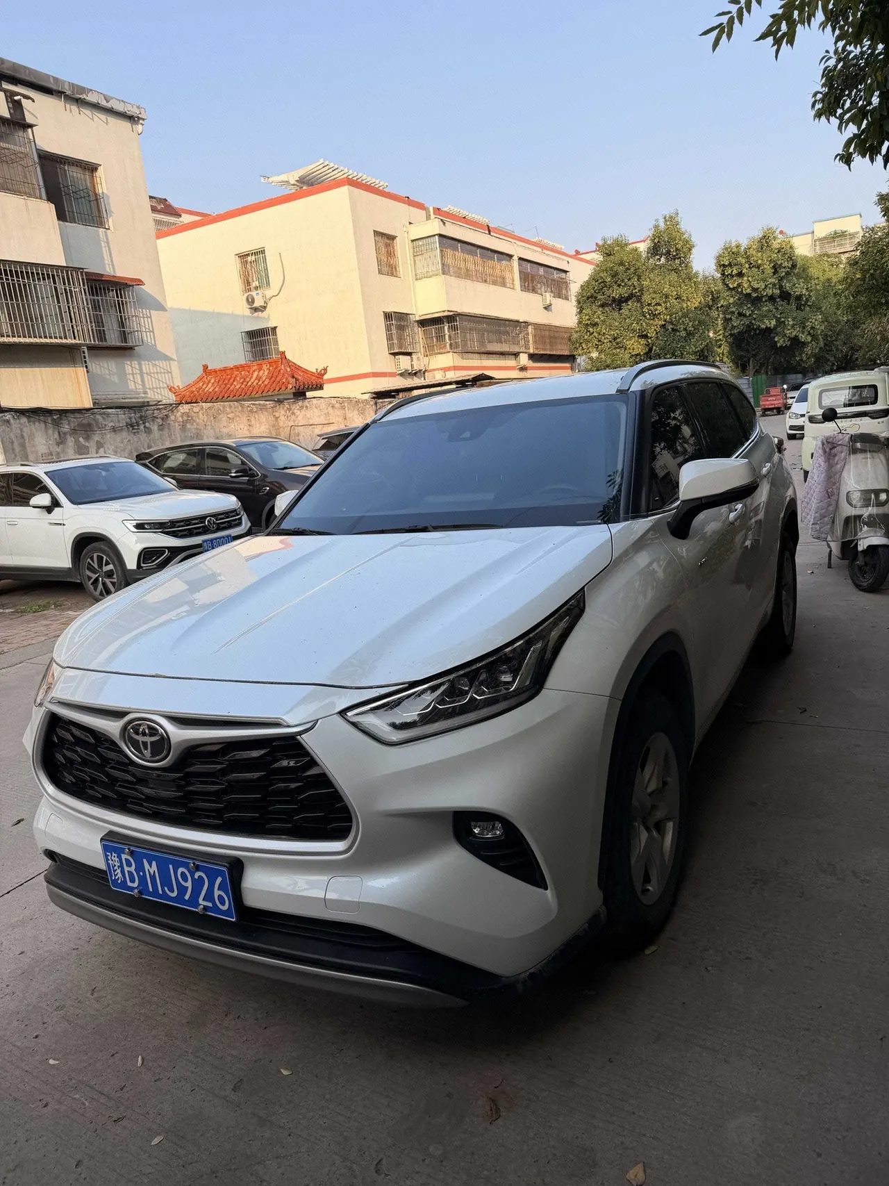 Toyota 2024 Highlander Dual Engine 2.5 Stepless Intelligent Electric Hybrid Two-Drive Elite Edition 5-seat Automatic Transmission - View 1