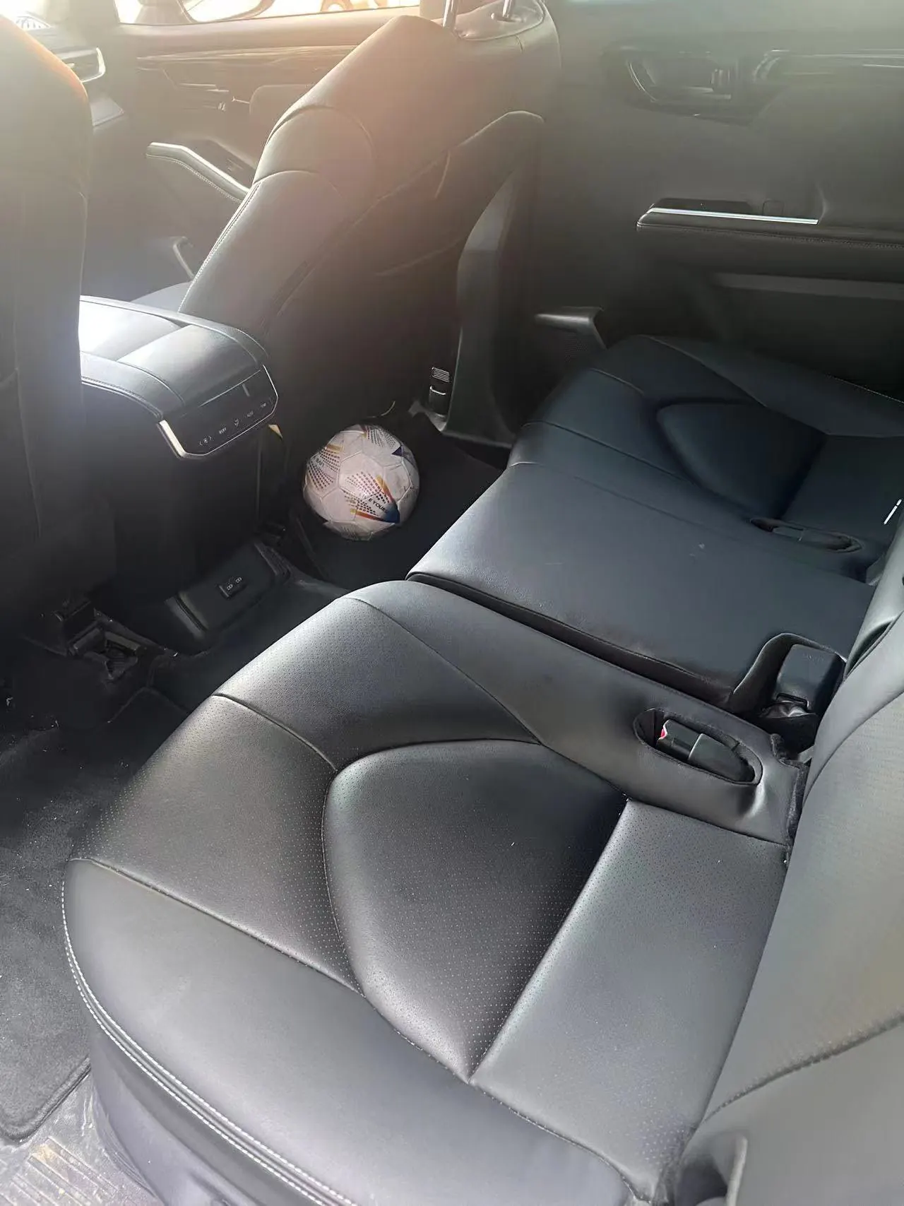Toyota 2024 Highlander Dual Engine 2.5 Stepless Intelligent Electric Hybrid Two-Drive Elite Edition 5-seat Automatic Transmission 7