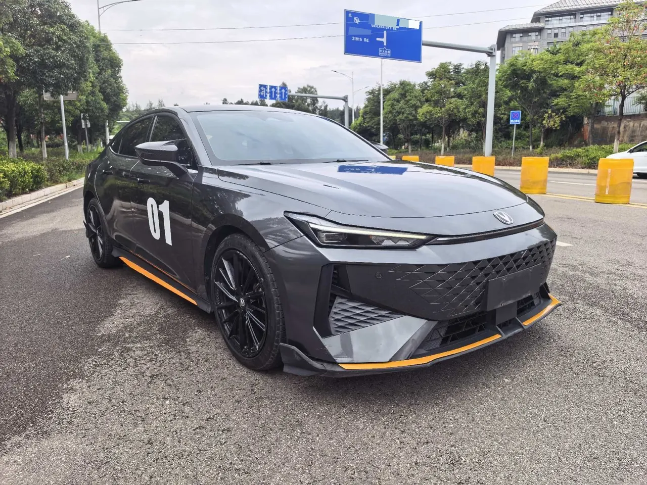 ChangAn 2024 UNI-V 1.5T Distinguished Sports Automatic 3