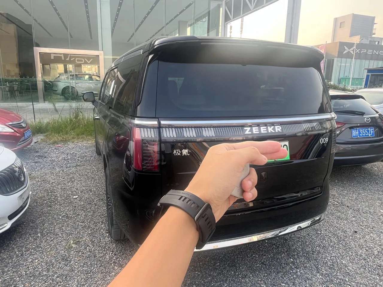 Zeekr 2024 Zeekr 009 six-seat executive version four-wheel drive 108kWh automatic gear 2