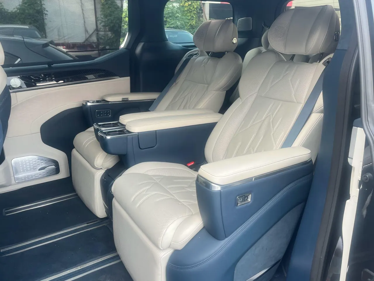 Zeekr 2024 Zeekr 009 six-seat executive version four-wheel drive 108kWh automatic gear 4