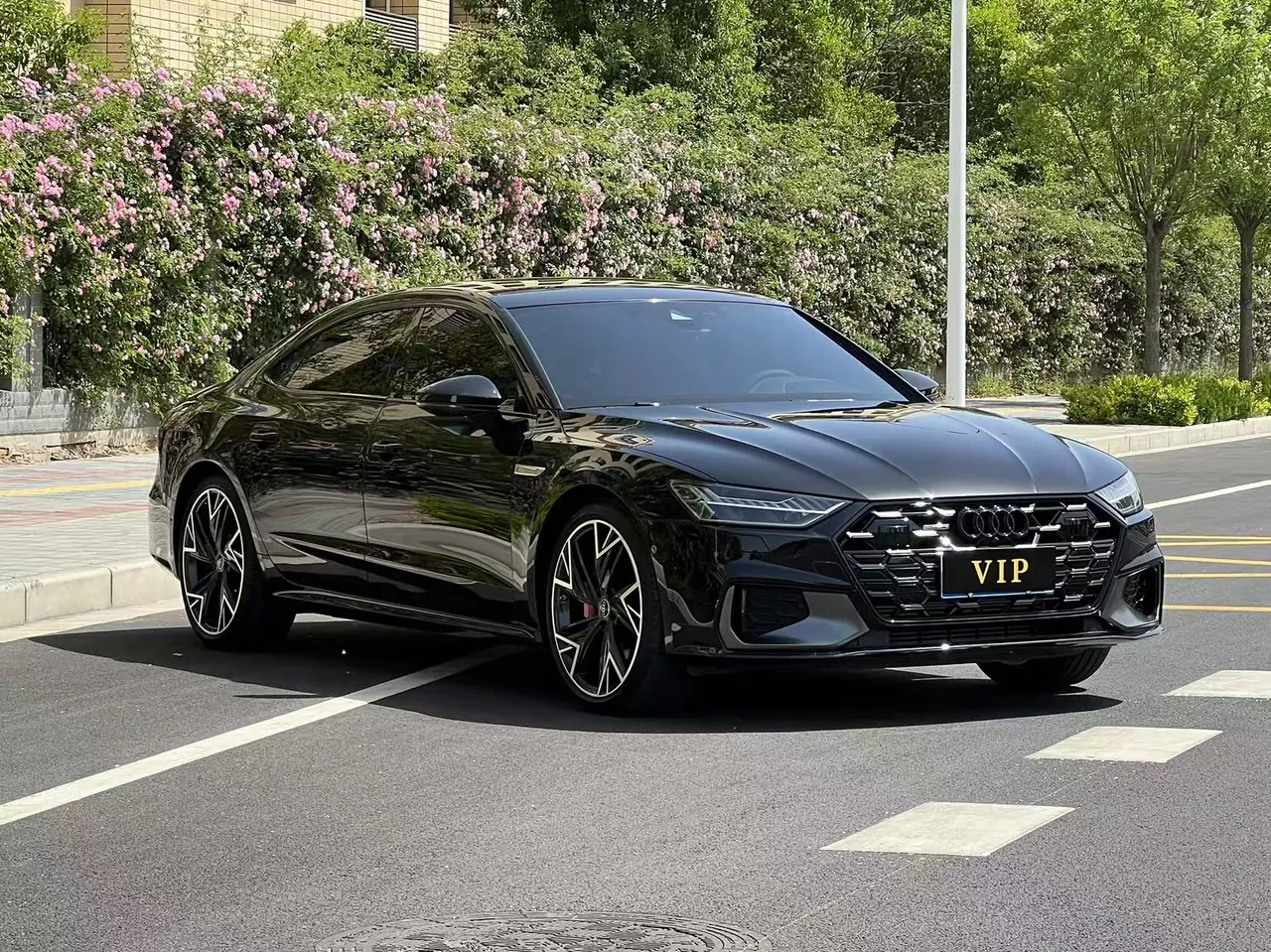 Audi 2024 A7L 2.0TFSI 45TFSI Quattro Black Samurai Edition Automatic Gear 2