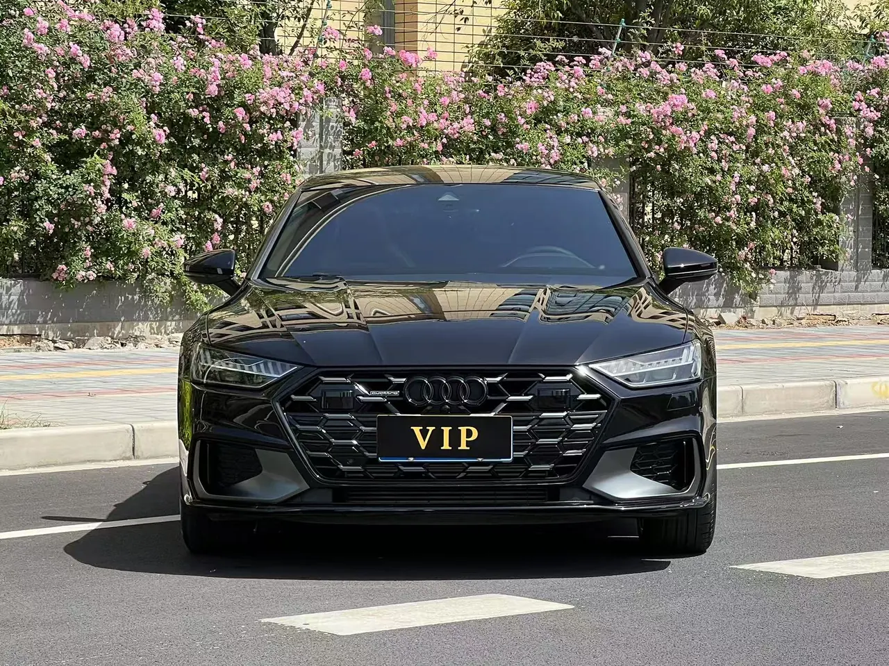 Audi 2024 A7L 2.0TFSI 45TFSI Quattro Black Samurai Edition Automatic Gear 3
