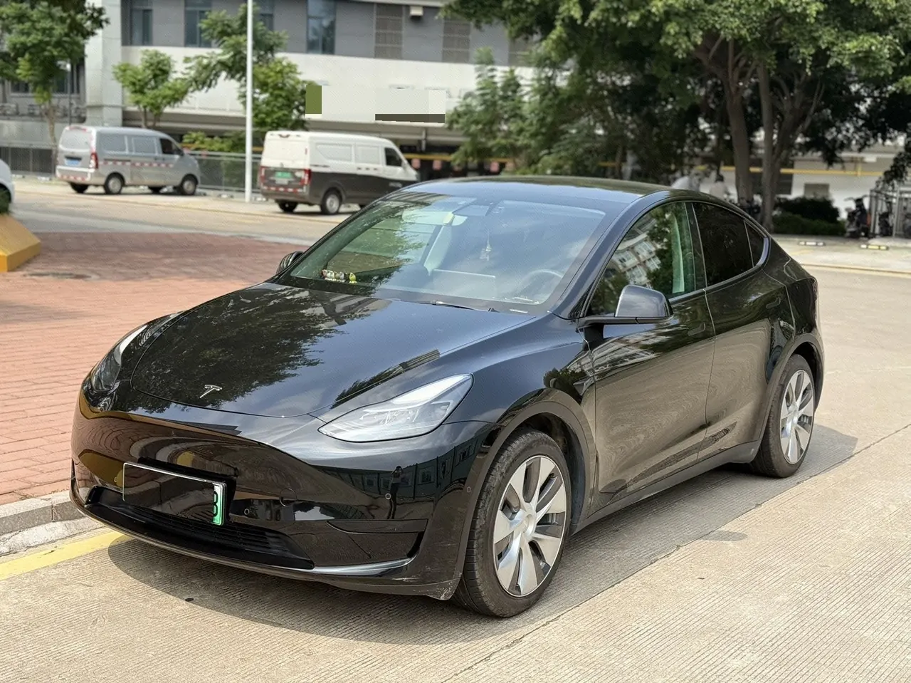 Open image lightbox: Tesla 2022 Model Y rear-wheel drive version automatic transmission