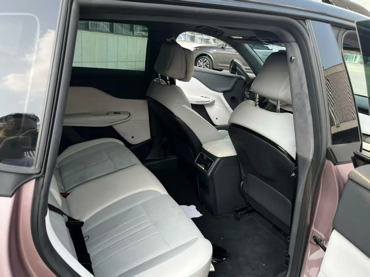 Voyah 2024 bosom friend four-wheel drive global version automatic gear 9