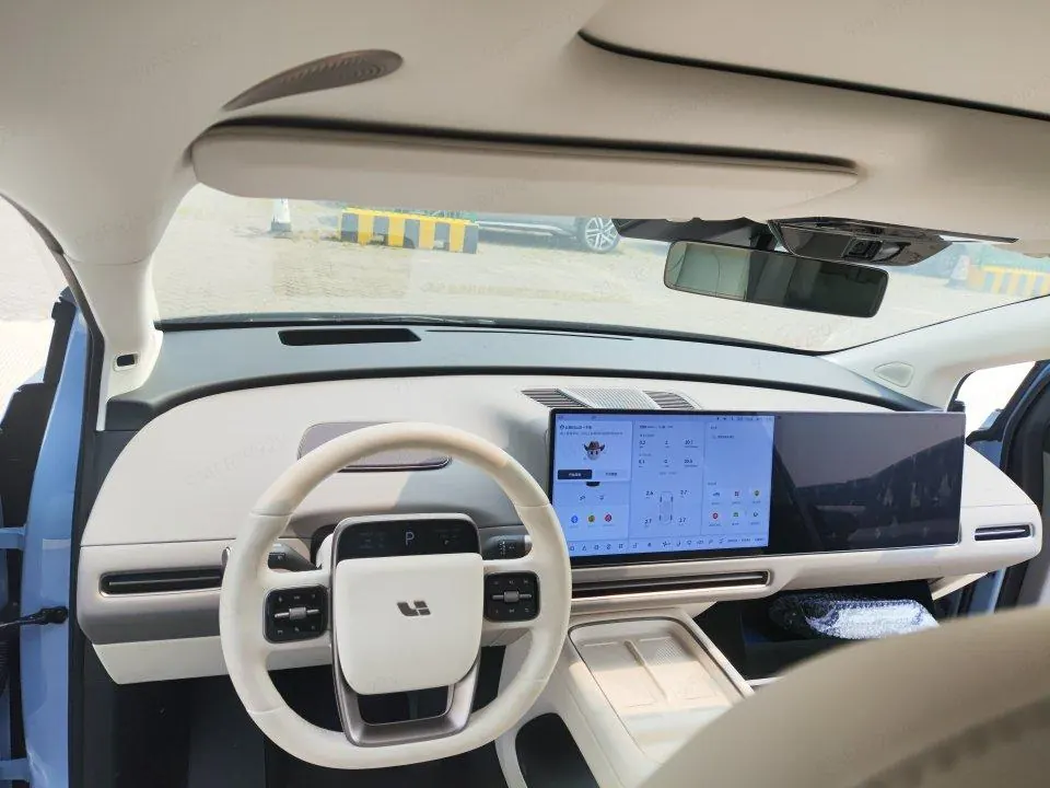 Li 2025 i8 Standard Edition Automatic Gear 4