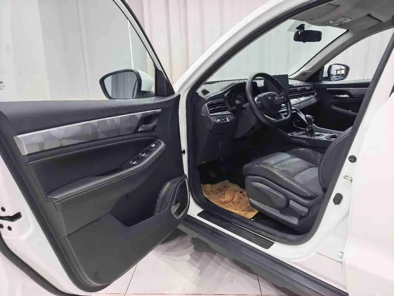 Geely Vision SUV(X6) 2021 Vision X6 Pro 1.4T Luxury Manual Gear 5