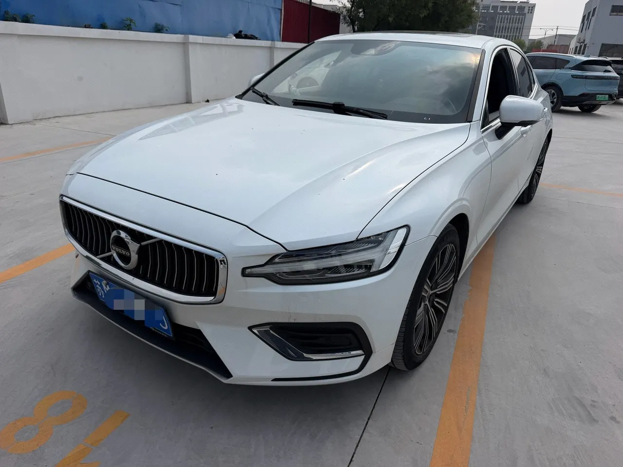 Volvo 2021 S60 2.0T T4 Zhiyuan Deluxe Edition Automatic Gear - View 1