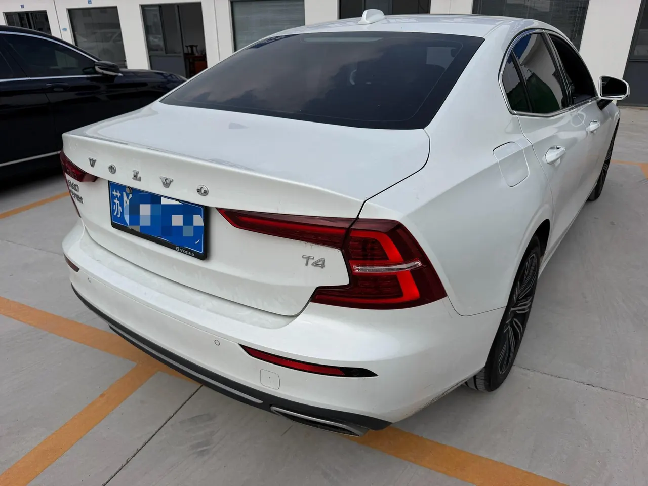 Volvo 2021 S60 2.0T T4 Zhiyuan Deluxe Edition Automatic Gear 4