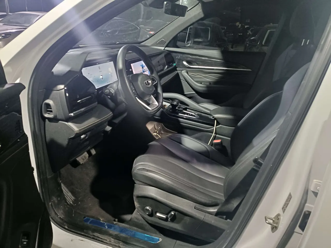 Geely 2024 XingyueL (Monjaro) 2.0TD EVO Two-Drive Long Wind Edition Automatic Gear 4