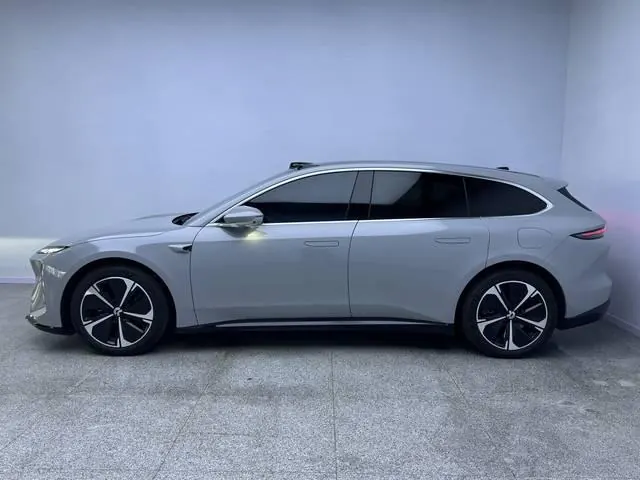 NIO 2024 ET5T 75kWh Touring automatic 4