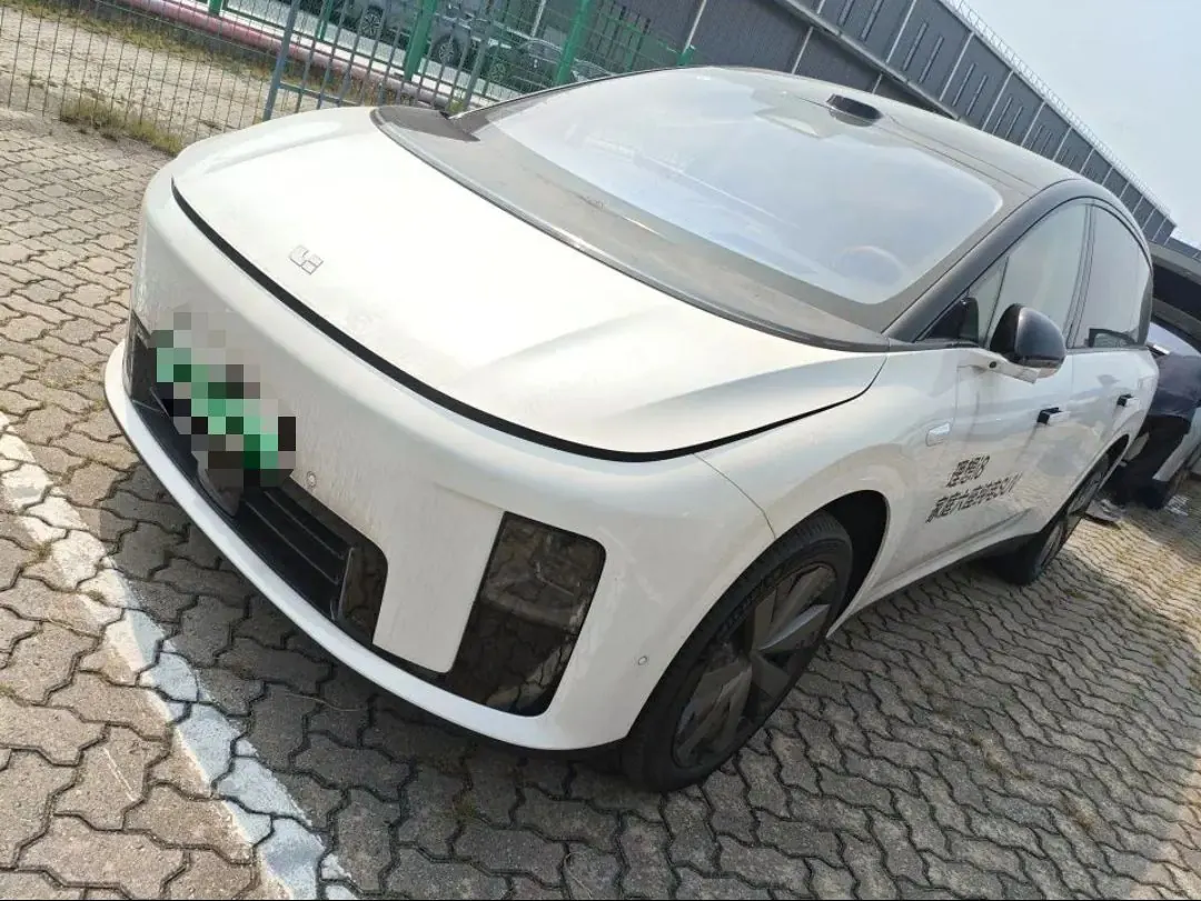 Li 2025 i8 Standard Edition Automatic Gear - View 1