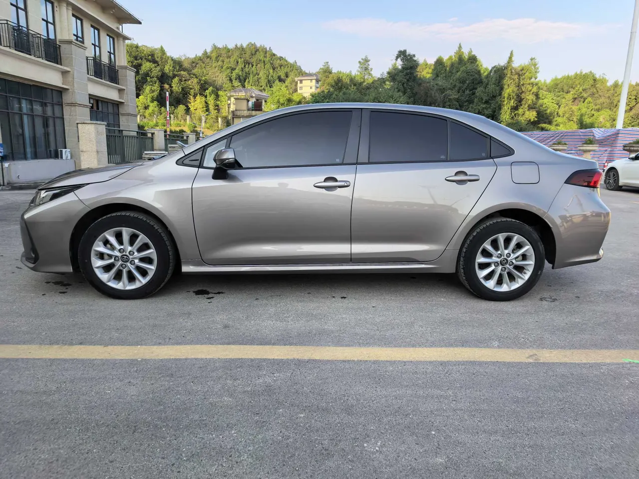 Toyota 2021 corolla 1.2T stepless elite version of automatic gear 8