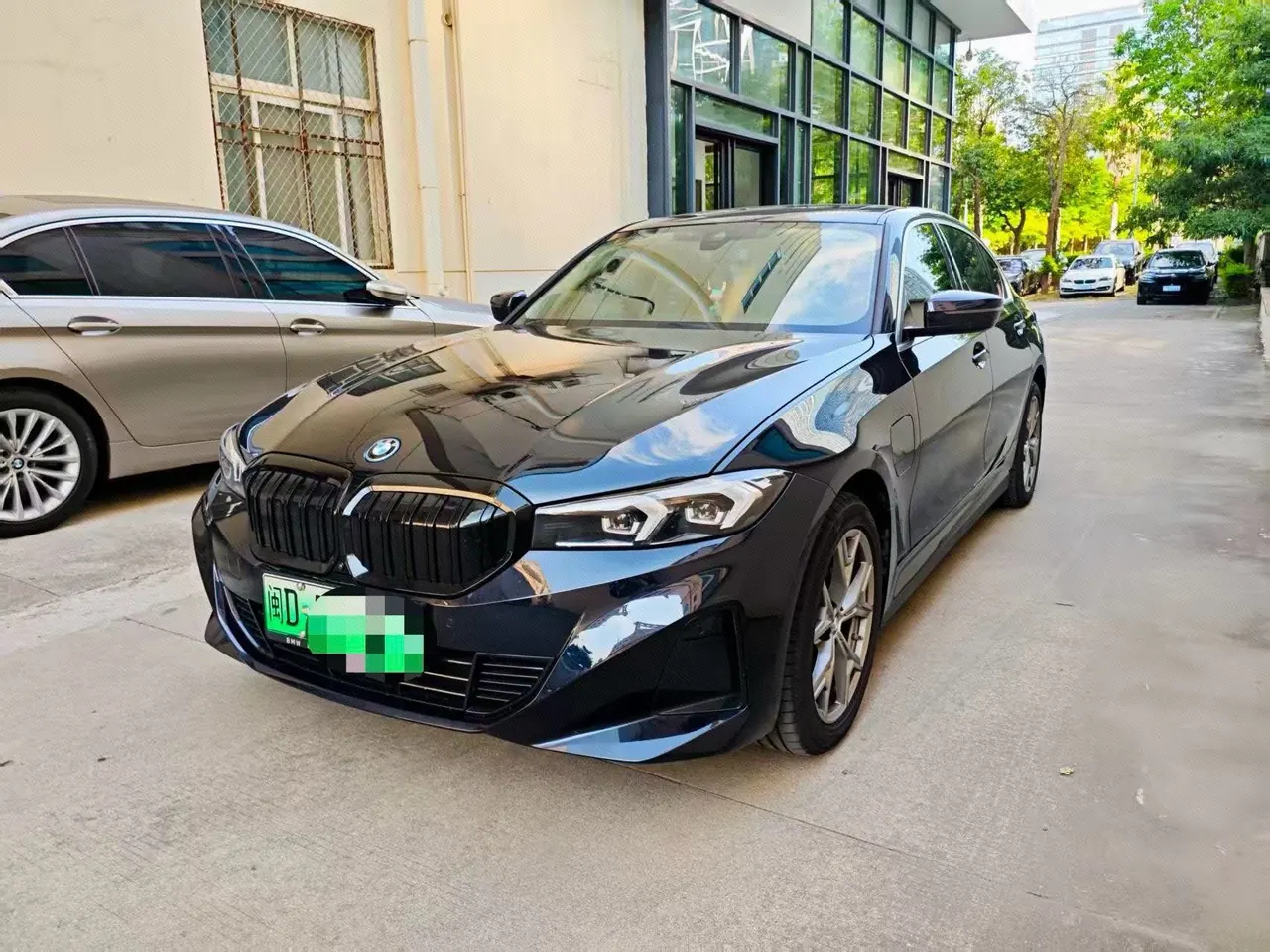 BMW 2026 i3 eDrive 35 L (modified) automatic gear - View 1