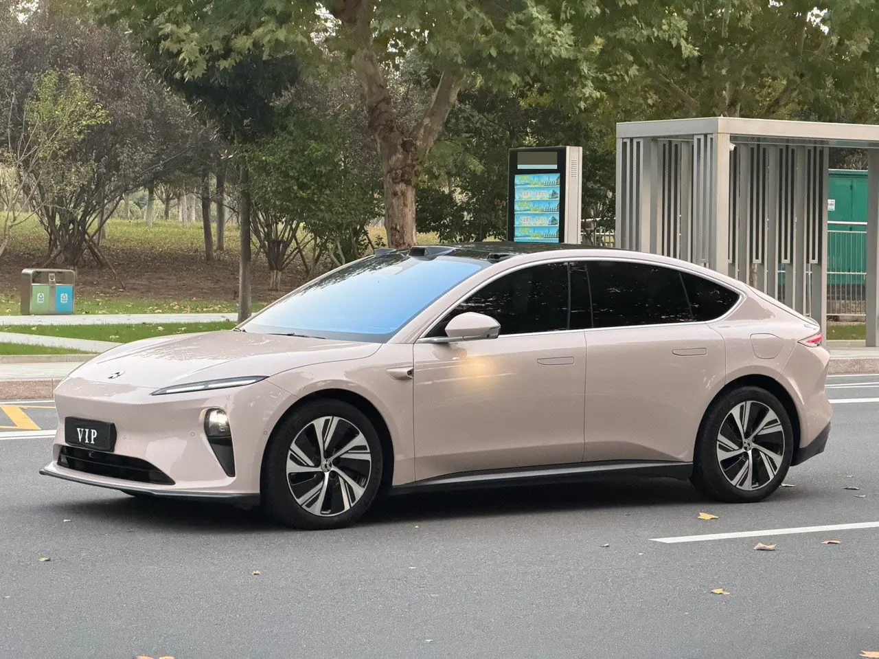 NIO 2024 ET5 75kWh automatic gear - View 1