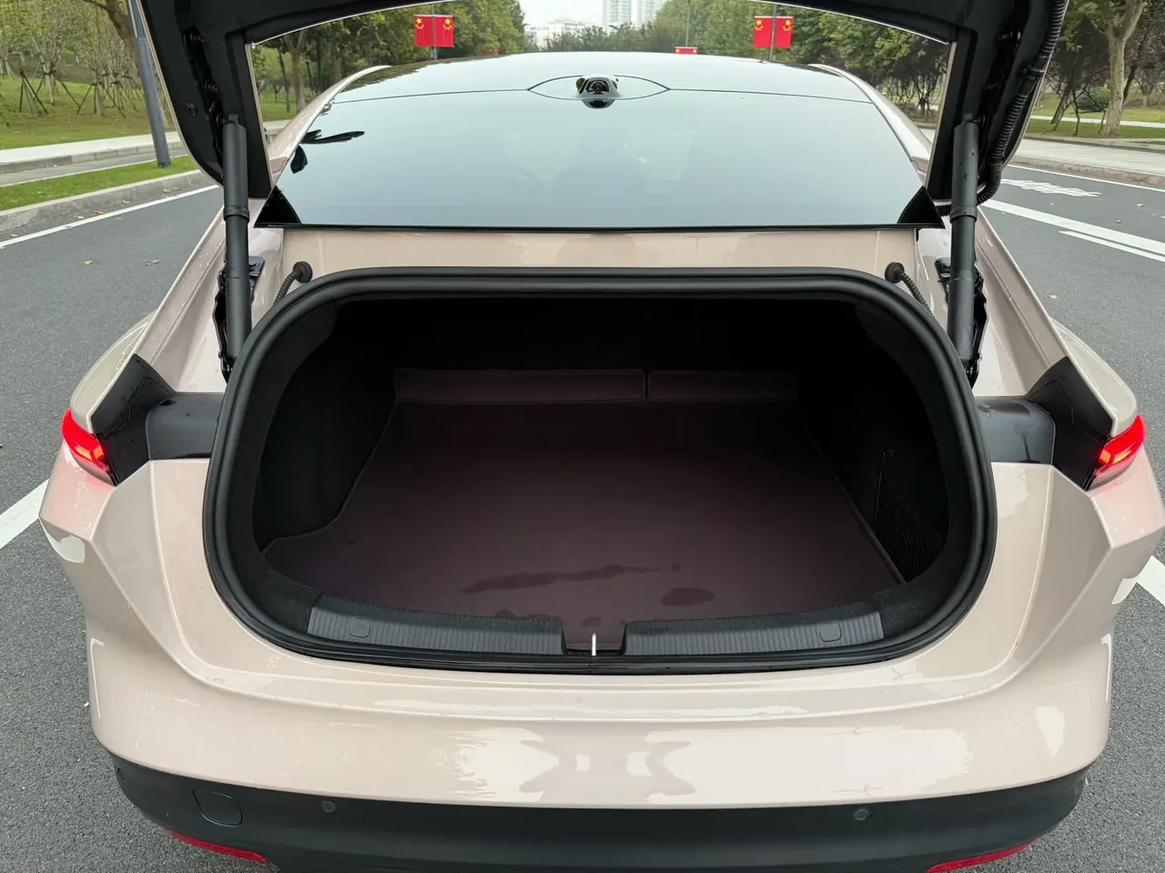 NIO 2024 ET5 75kWh automatic gear 12