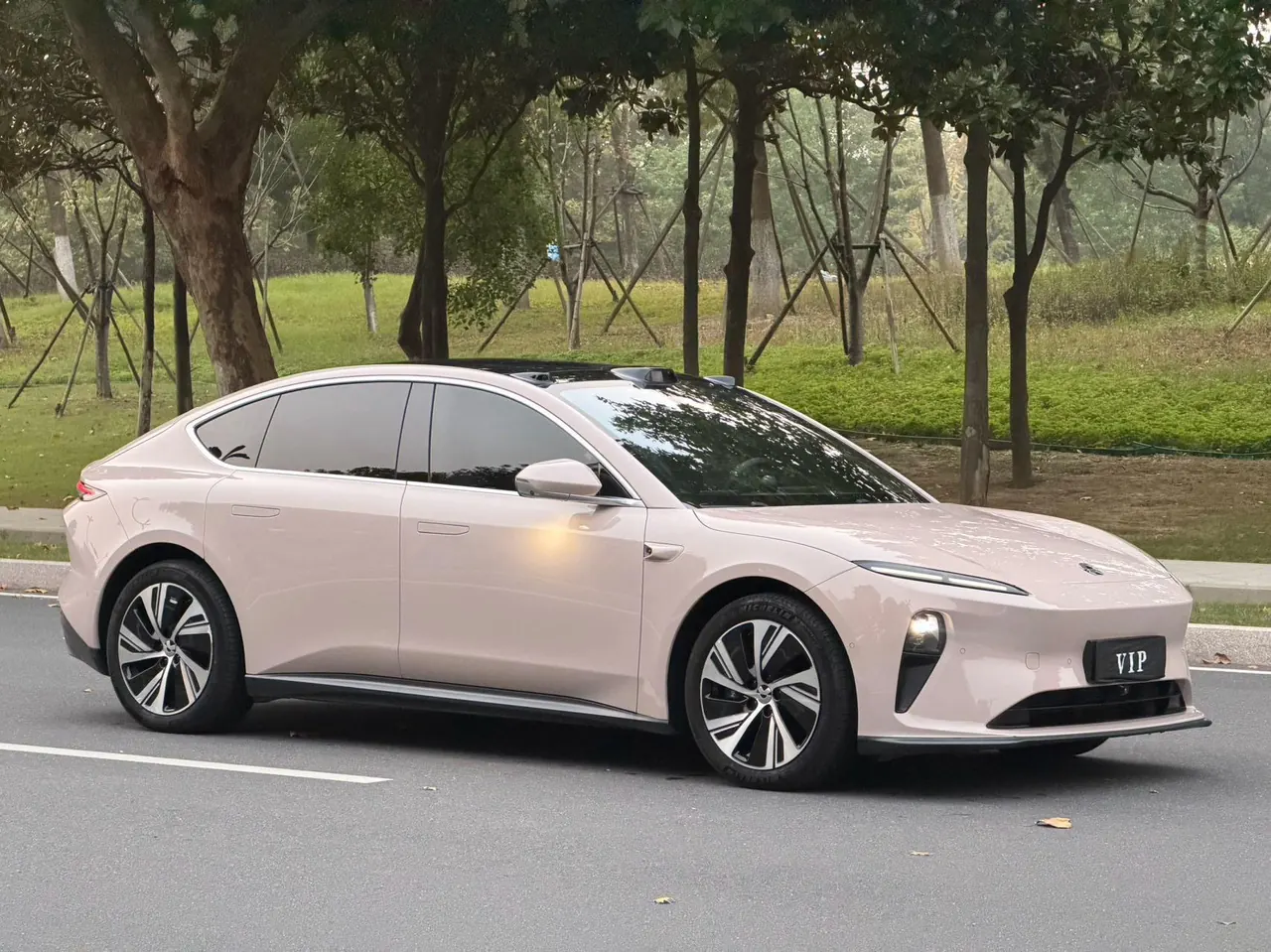 NIO 2024 ET5 75kWh automatic gear 2