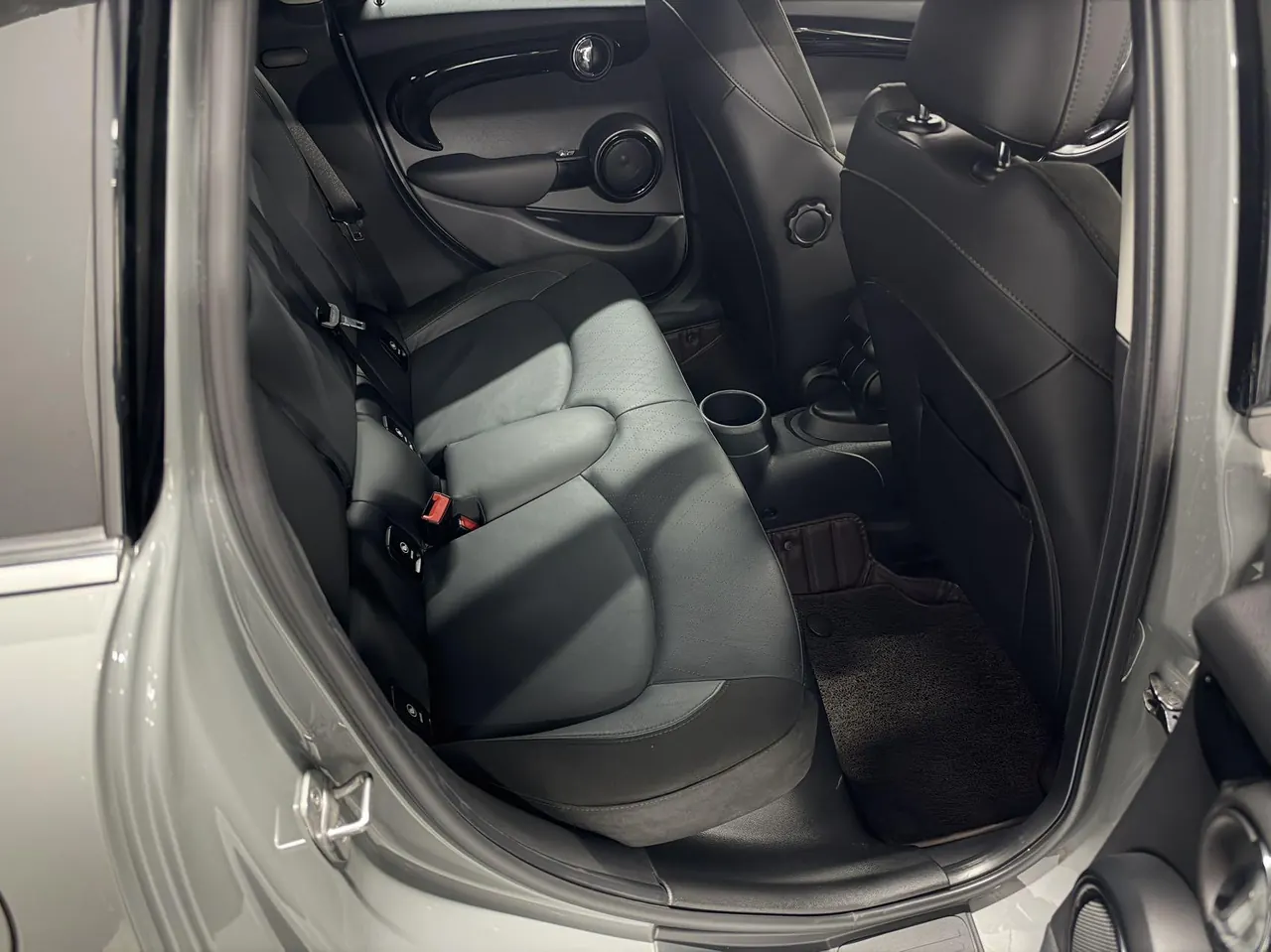 MINI Mini 5-Door (Imported) 2021 Mini Cooper 1.5T Artist Automatic Gear 6