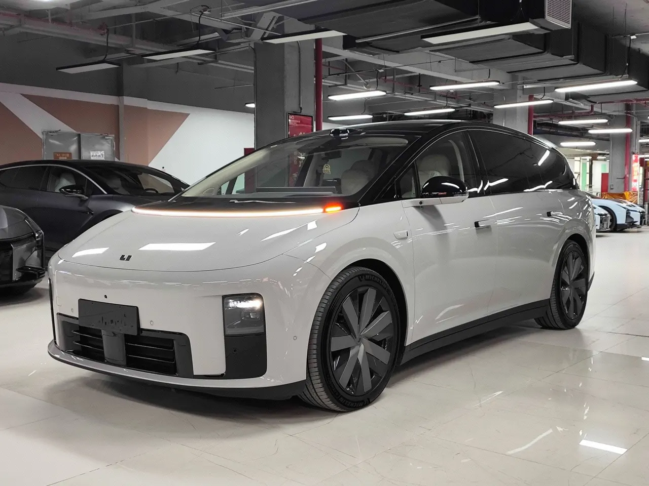 Li 2025 i8 Standard Edition Automatic Gear - View 1