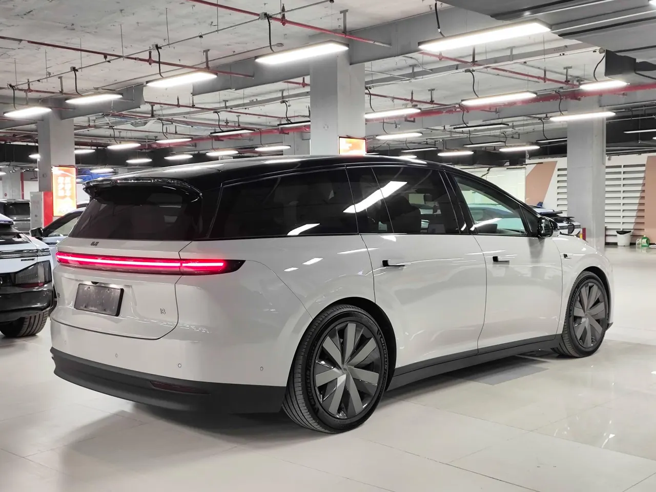 Li 2025 i8 Standard Edition Automatic Gear 6