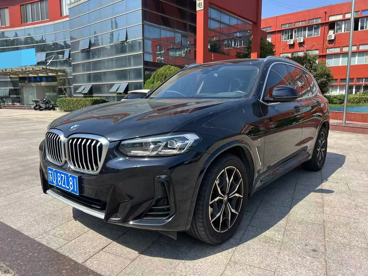 Открыть галерею: BMW 2023 X3 xDrive25i 2.0T M sports suit automatic gear