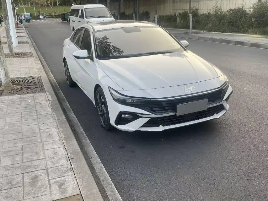 Hyundai 2023 Elantra-sedan 1.5 stepless GLX elite automatic gear 3