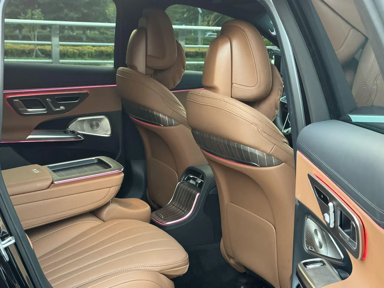 Mercedes Benz E Class 2025 E 300 L 48V 2.0T Luxury Automatic Gear 5